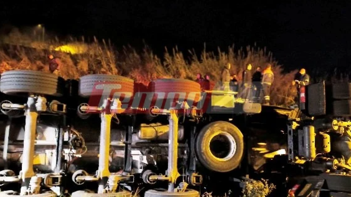 Νεκρός ο οδηγός νταλίκας που ανετράπη στην Άρτα, βίντεο