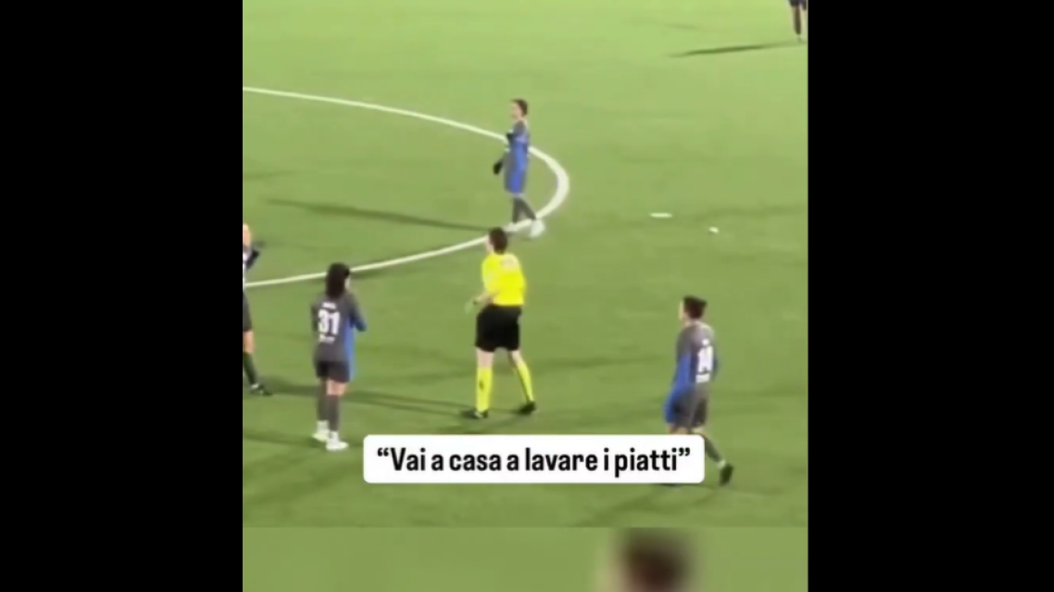 Αντιδράσεις στην Ιταλία για οπαδό που φώναξε «πήγαινε σπίτι να πλύνεις τα πιάτα» σε γυναίκα διαιτητή, δείτε βίντεο