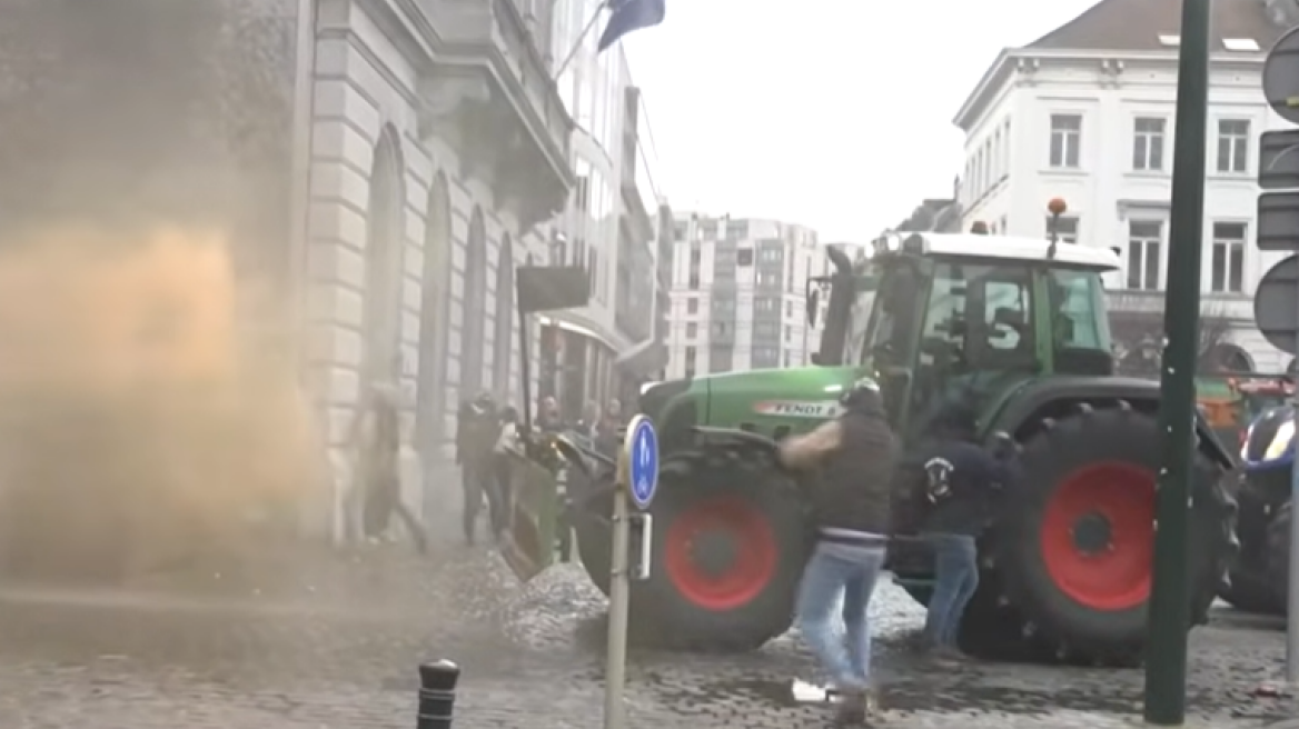 Βρυξέλλες: Επεισόδια και δακρυγόνα στη συγκέντρωση των αγροτών, δείτε live