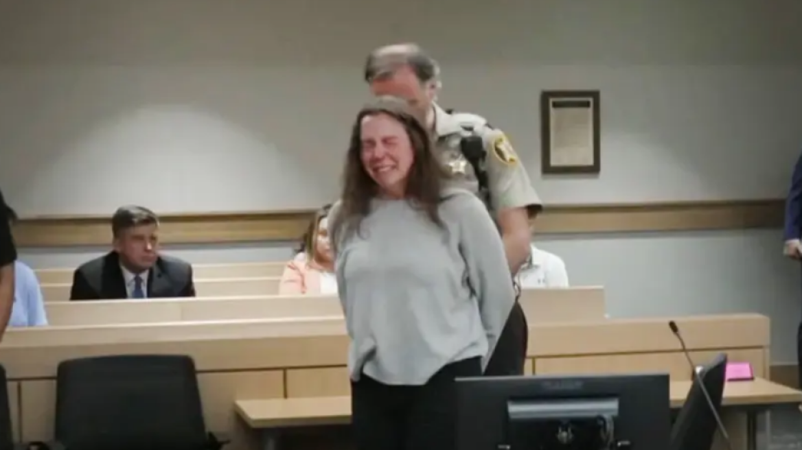 Νεαρή δασκάλα στις ΗΠΑ έστειλε 35.000 ερωτικά SMS σε 11χρονο και ξέσπασε σε δάκρυα όταν καταδικάστηκε σε 6 χρόνια φυλακή