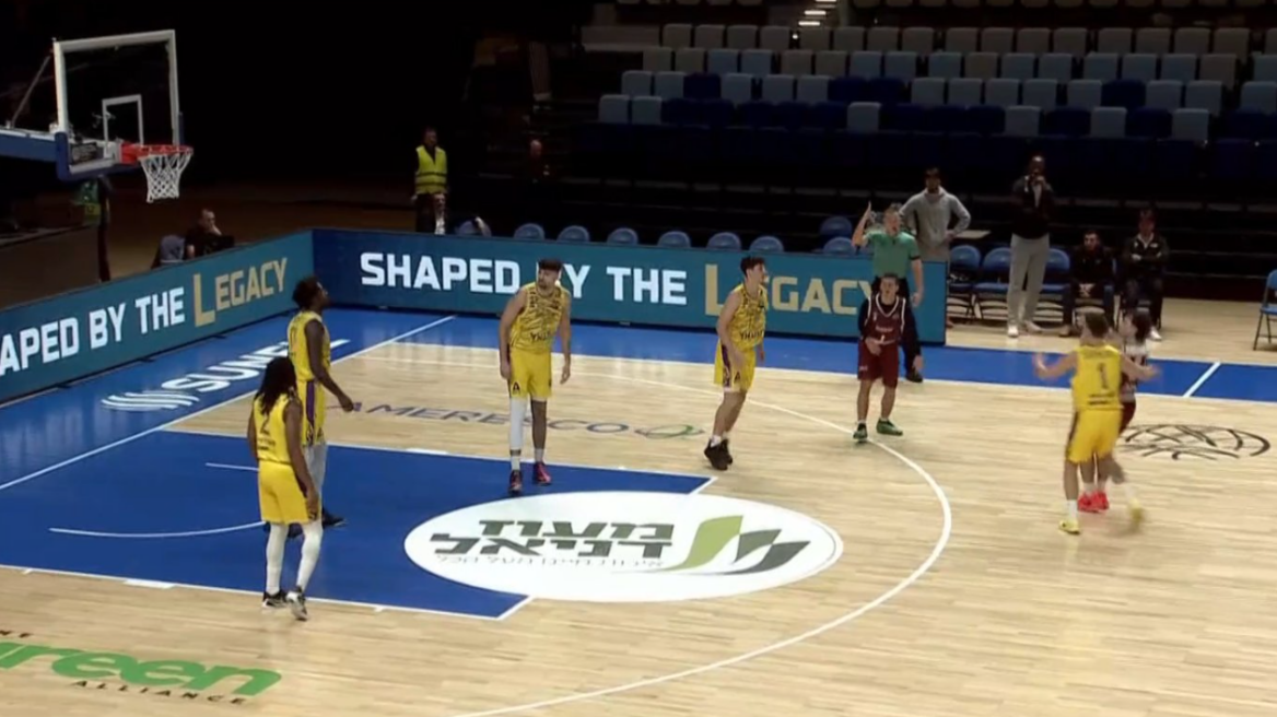 Νύχτα ντροπής για το ευρωπαϊκό μπάσκετ: Η Τράπανι κατέβηκε με 5 παίκτες κόντρα στη Χολόν και το παιχνίδι τελείωσε στο 7', δείτε βίντεο