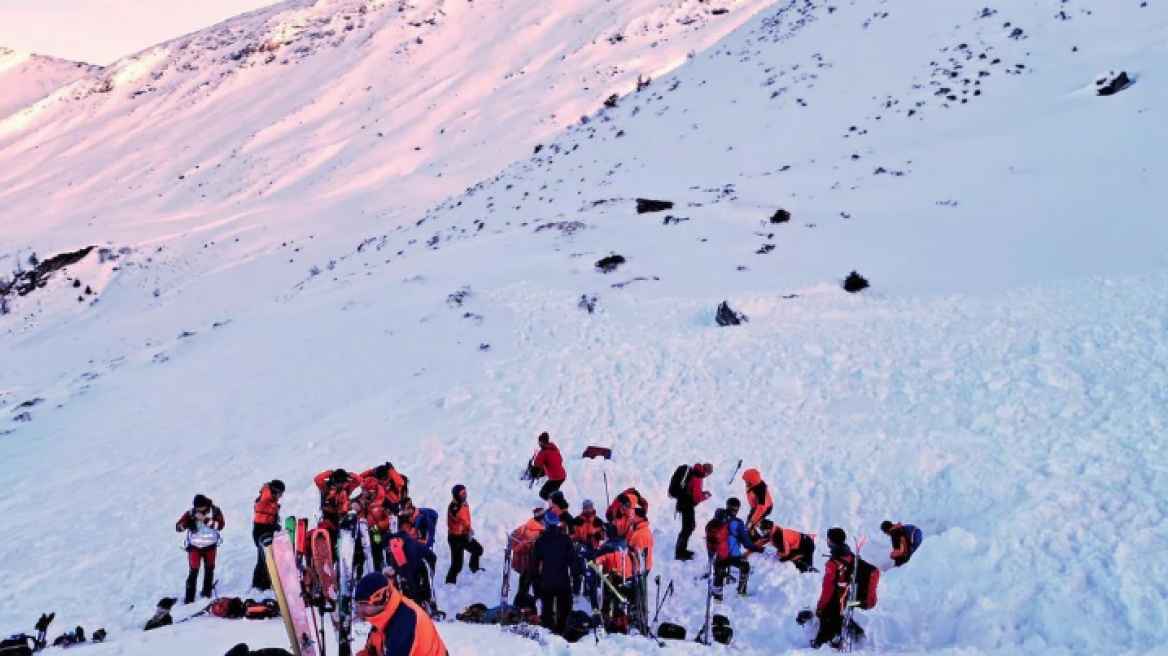 Μαύρο Σαββατοκύριακο στις Άλπεις: Οκτώ νεκροί σκιέρ σε μία ημέρα από χιονοστιβάδες