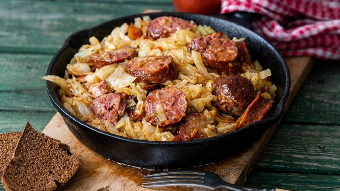 Ο χειμώνας θέλει λουκάνικα και λάχανα: Ένα πλήρες μενού για όλο το Σαββατοκύριακο