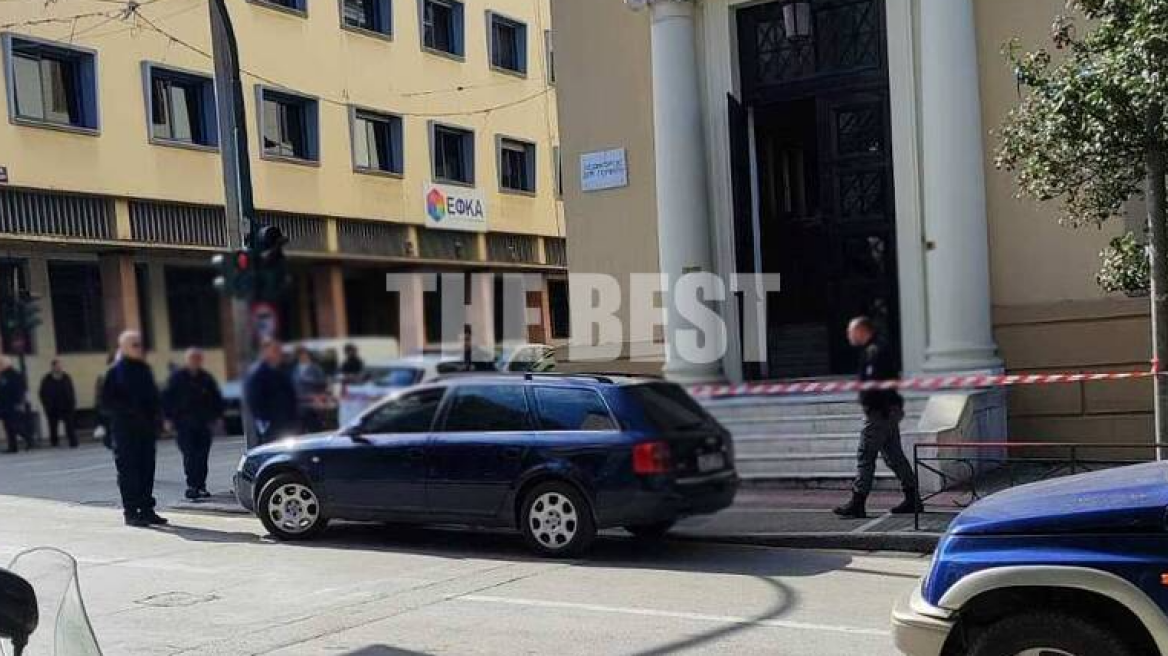 Πάτρα: Τηλεφώνημα για βόμβα στο Δικαστικό Μέγαρο, εκκενώνεται το κτήριο