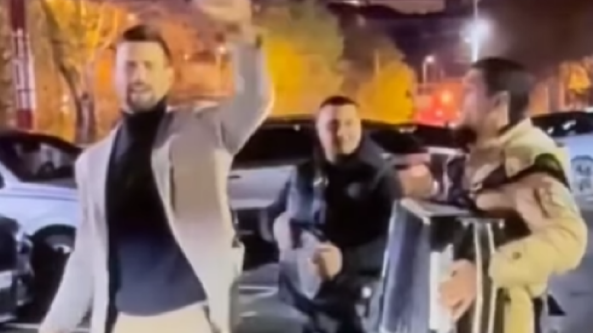 Νόβακ Τζόκοβιτς: Τραγούδησε με πλανόδιους μουσικούς σε δρόμο του Βελιγραδίου, βίντεο 