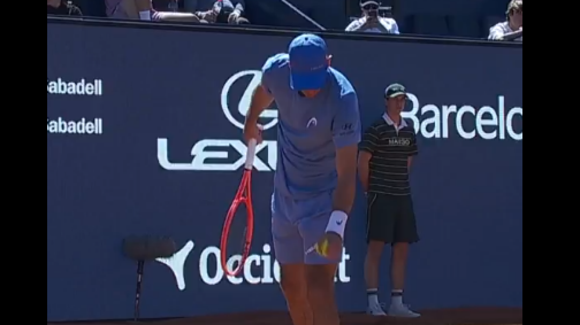 To underarm σερβίς που χάρισε τη νίκη στη Βαρκελώνη στον Μπόρζες, βίντεο 