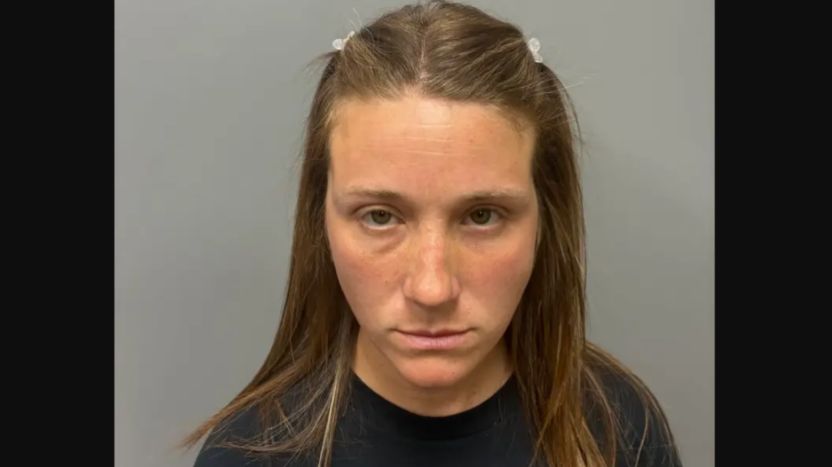 Δασκάλα δημοτικού στις ΗΠΑ κατηγορείται για βιασμό δύο μαθητών, ο ένας ήταν στο σχολείο της