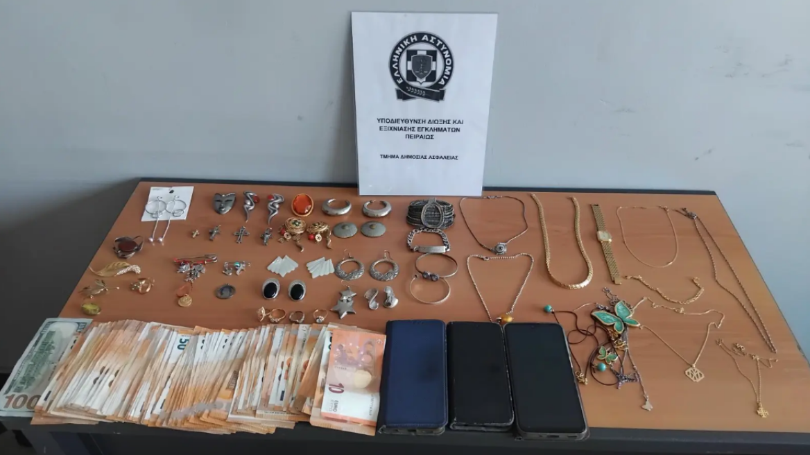 Σύζυγος αστυνομικού έστησε παγίδα σε απατεώνες, στα χέρια της ΕΛΑΣ κύκλωμα με λεία 690.000 ευρώ