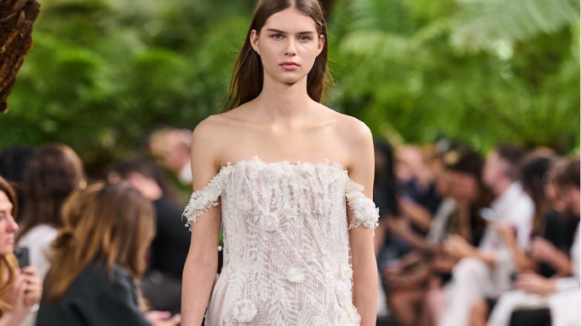 Μήπως ο Dior έδωσε μια πρώτη γεύση από το νυφικό της Tέιλορ Σουίφτ;