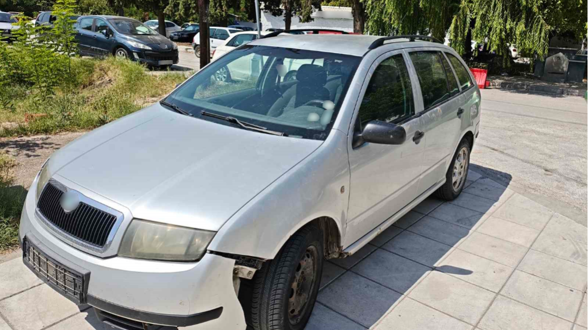 Σύλληψη διακινητή στις Σέρρες, στο όχημά του εντοπίστηκαν 9 αλλοδαποί