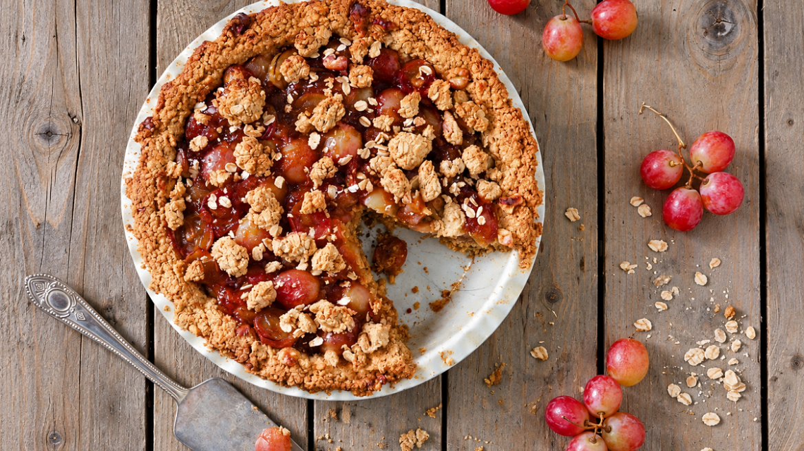 Από cheesecake μέχρι γλυκό του κουταλιού: 6 γλυκές συνταγές με σταφύλια