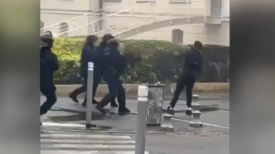 Βίντεο-σοκ από τη Γαλλία: Αστυνομικός πυροβόλησε με εκτοξευτή χειροβομβίδων κατά μαθητή, «το στόμα του έχει διαλυθεί» λέει η μητέρα του