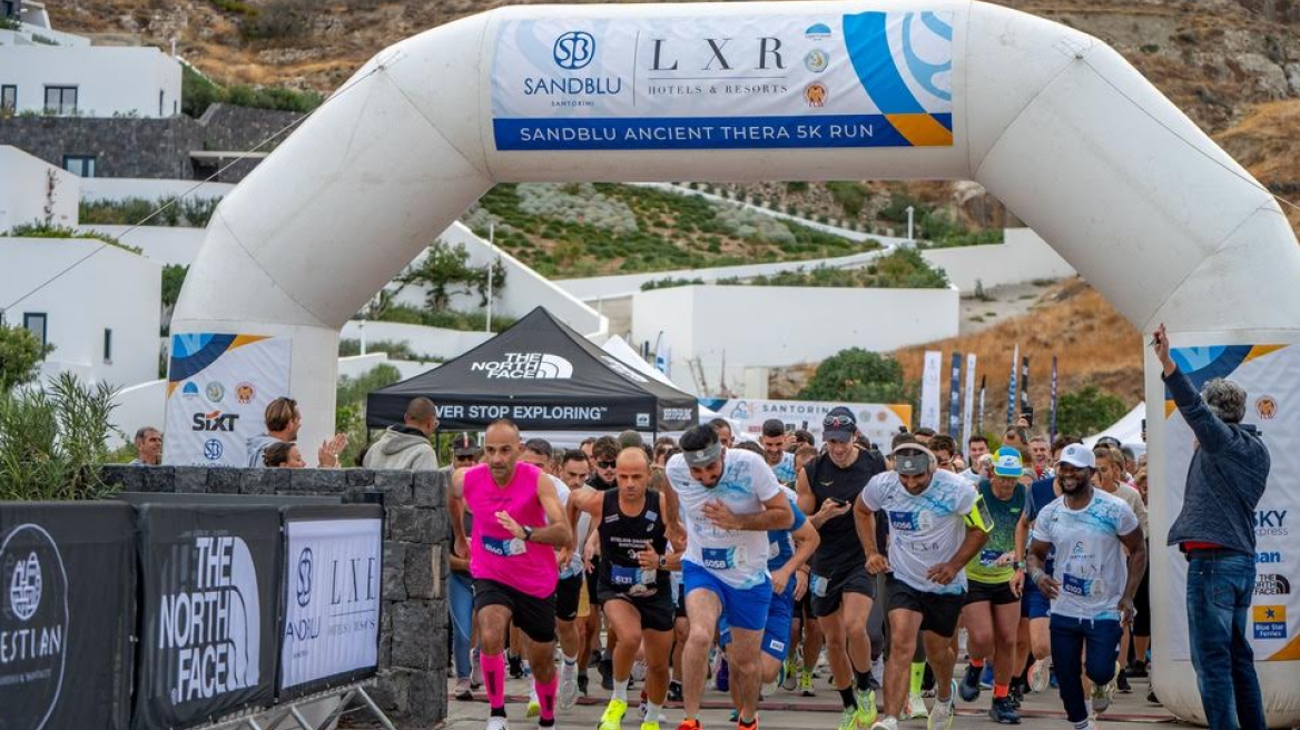Santorini Experience 2026: Περισσότερες από 3.600 συμμετοχές, αθλητές από 42 χώρες και ένα βάθρο παγκόσμιας κλάσης

