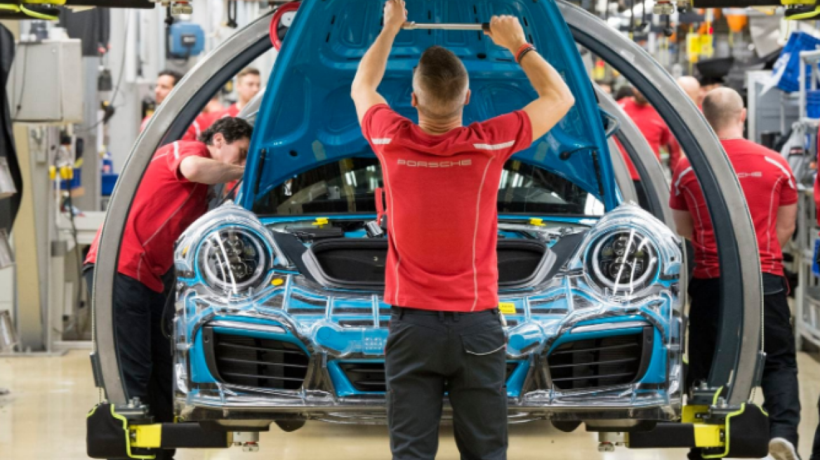 Porsche: Πρόστιμο 535 εκατ. ευρώ για τις εκπομπές ρύπων 