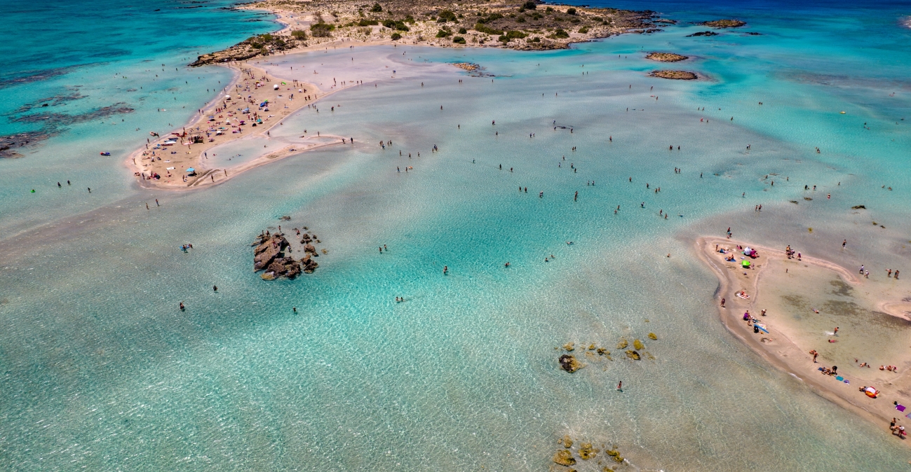 Ελληνική η 2η καλύτερη παραλία στον κόσμο για το 2026 σύμφωνα με το TripAdvisor, συνολικά 4 ακτές της χώρας στην 20άδα: Δείτε όλη τη λίστα