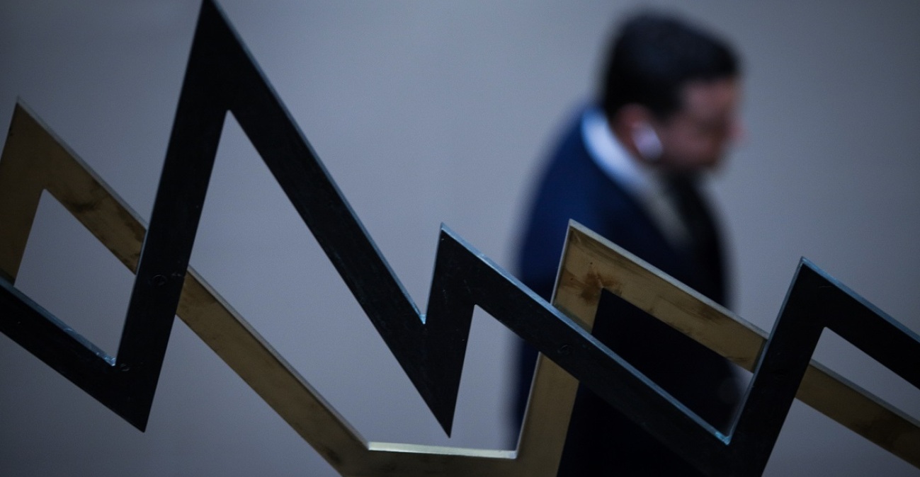 Χρηματιστήριο Αθηνών: Επιλεκτικές τοποθετήσεις στην περιοχή των 2.100 μονάδων