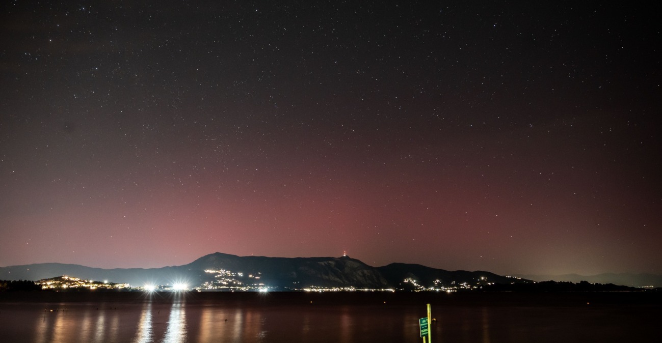 Βόρειο Σέλας και στην Ελλάδα λόγω ισχυρής γεωμαγνητικής καταιγίδας, δείτε εντυπωσιακές εικόνες από Χορτιάτη και Κέρκυρα