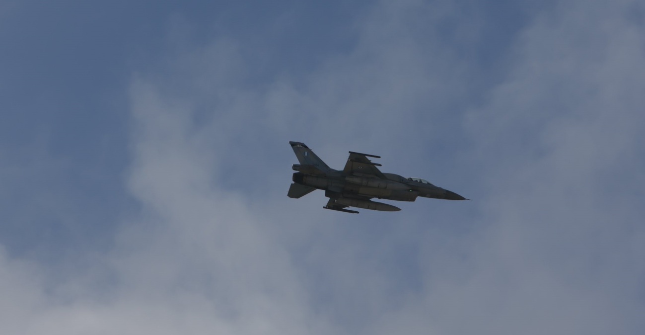 Δύο ελληνικά F-16 αναχαίτισαν drone από τον Λίβανο πριν μπουν στην Κύπρο, επέστρεψε πτήση της Aegean στην Αθήνα