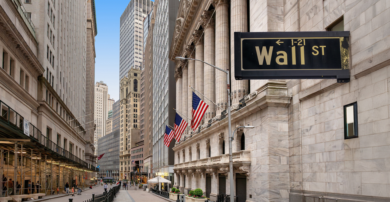 Συγκρατημένη η Wall Street: Τα εταιρικά αποτελέσματα και τον πληθωρισμό περιμένουν οι επενδυτές