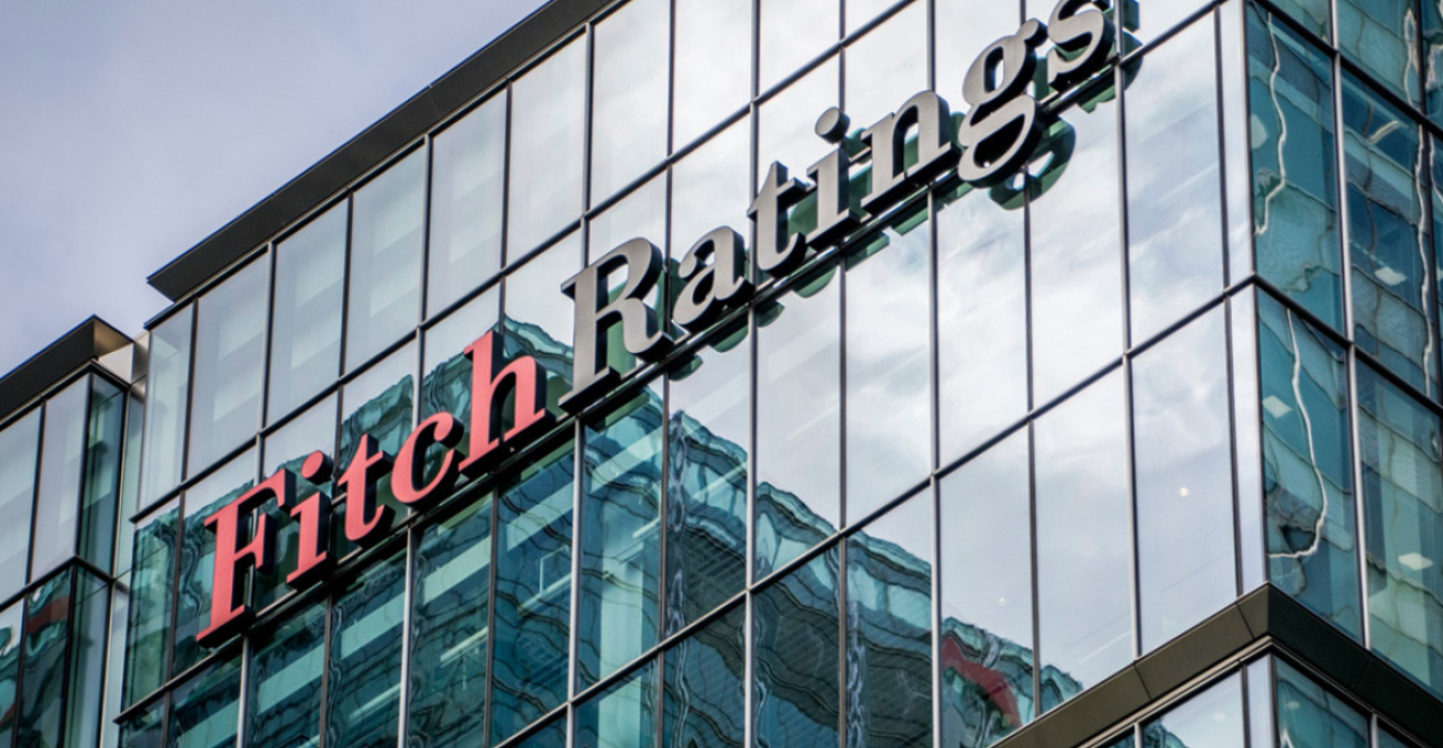 Fitch: Ανθεκτική η Ελλάδα με κερδοφόρες τράπεζες που στηρίζουν την οικονομία