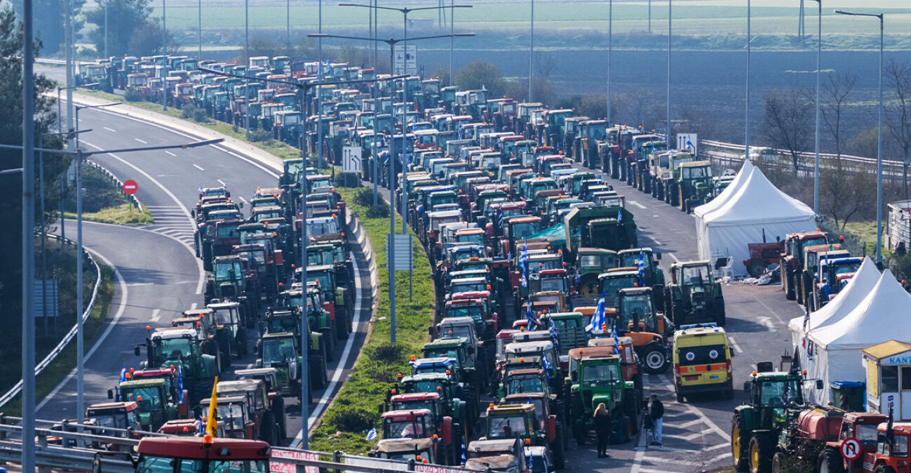 Ζημιά, οργή και ταλαιπωρία,  έως  50% οι ακυρώσεις  στον τουρισμό λόγω των μπλόκων - «Η ηπειρωτική Ελλάδα ματώνει», λένε οι επαγγελματίες