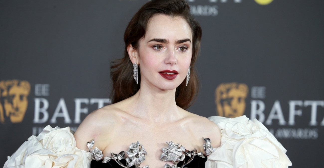 Η Λίλι Κόλινς κάνει απολογισμό για τη χρονιά που φεύγει: Το 2025 έγινα μητέρα και η ζωή μου απέκτησε νόημα