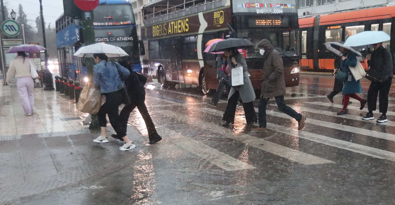 Έρχεται ισχυρή κακοκαιρία το Σαββατοκύριακο, πότε οι καταιγίδες θα χτυπήσουν την Αττική - Προειδοποίηση για έξι περιοχές