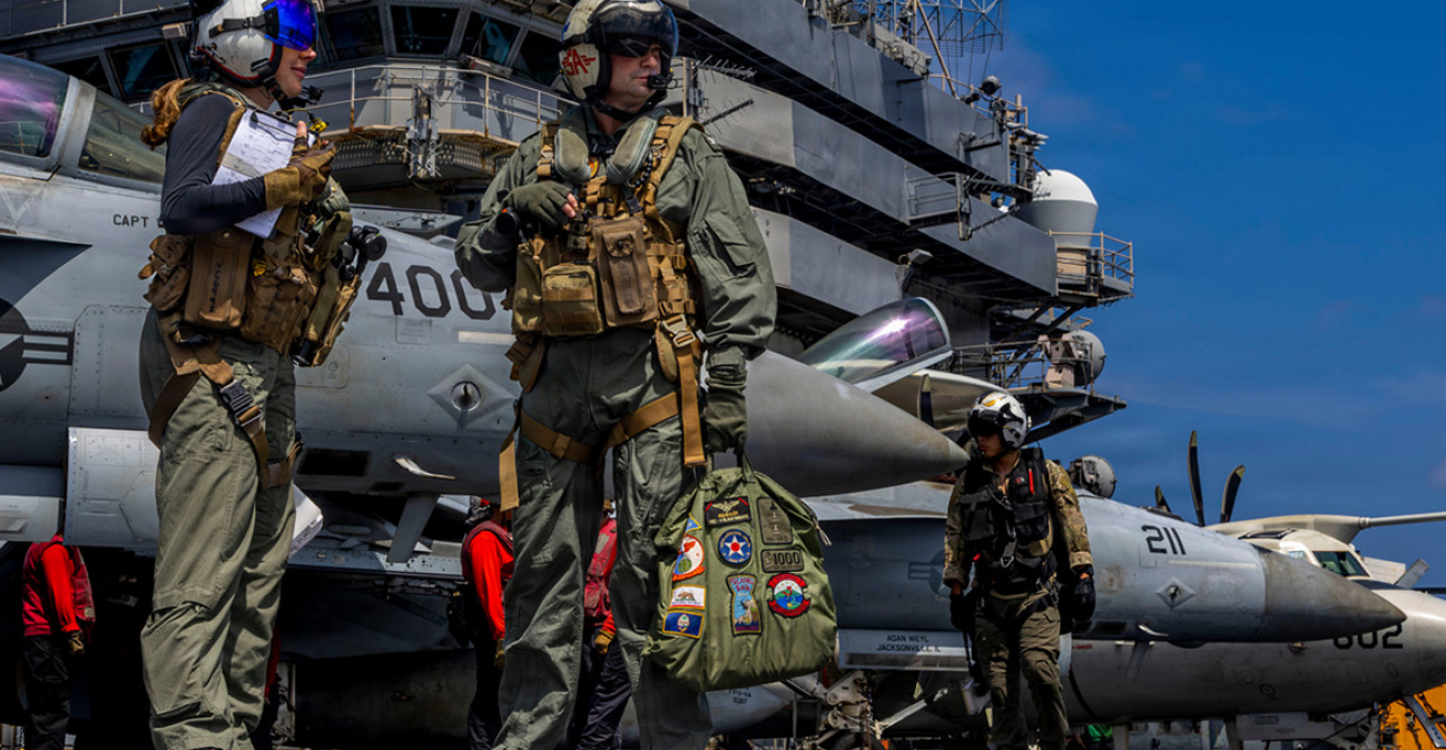 Η «τεράστια αρμάδα» των ΗΠΑ στον Κόλπο και τα σενάρια σύγκρουσης με το Ιράν