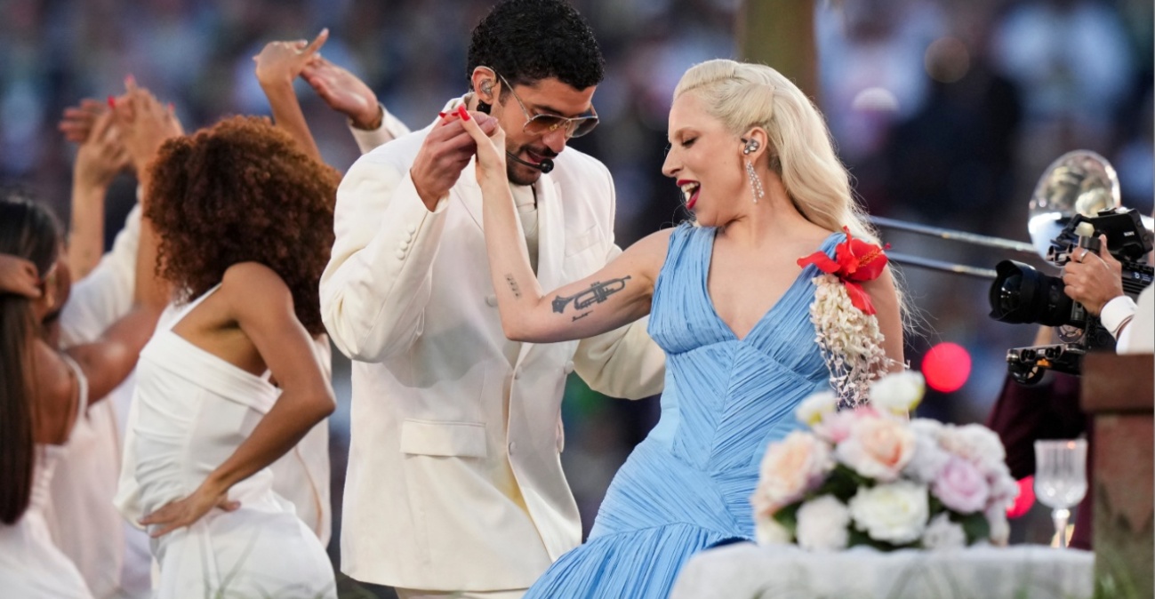 Super Bowl LX: Bad Bunny με πολιτικά μηνύματα, λάτιν υπερθέαμα και Lady Gaga στο halftime show, δείτε βίντεο