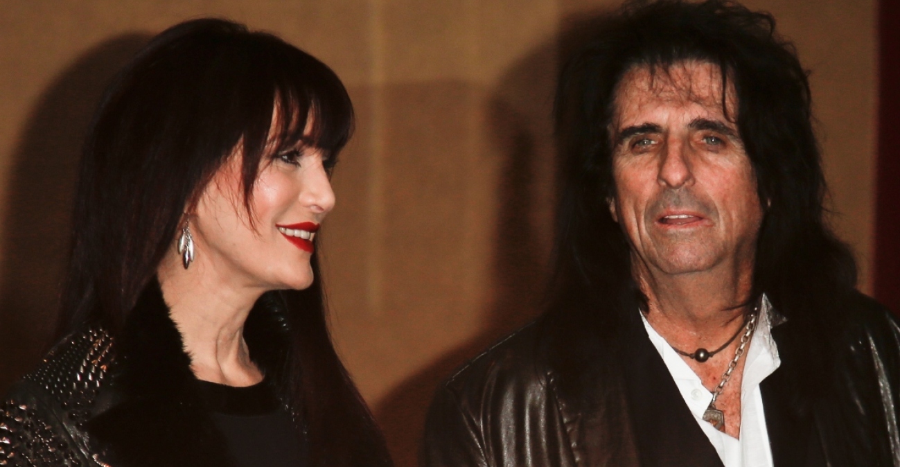 Ο Άλις Κούπερ και η σύζυγός του συμπλήρωσαν 50 χρόνια παντρεμένοι και ανανέωσαν τους γαμήλιους όρκους τους