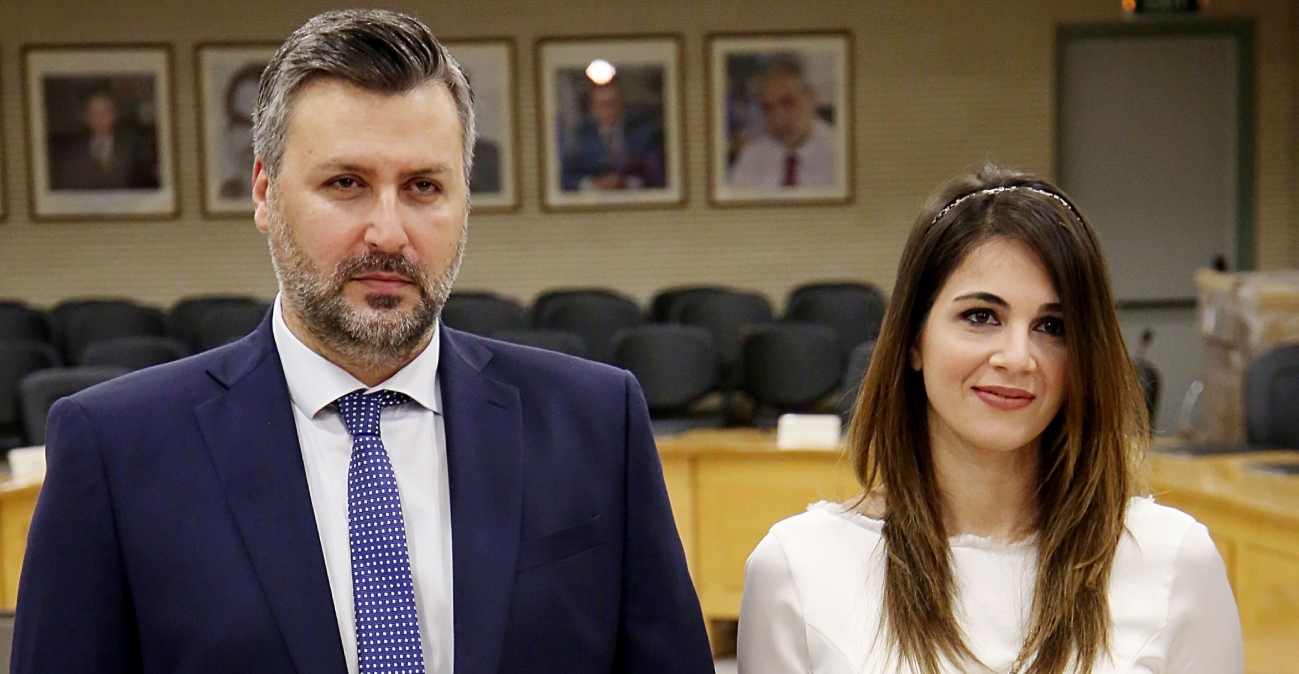 Όταν τα εν οίκω γίνονται εν δήμω: Ο Γιάννης Καλλιάνος από τα δάκρυα για τον πατέρα του, στην αποβολή της συζύγου του