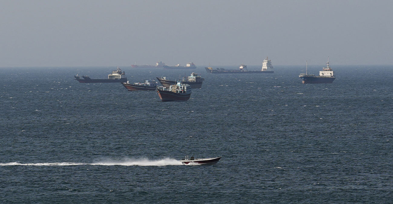 Οι ΗΠΑ πιέζουν για συμφωνία και διατηρούν τον αποκλεισμό κατά του Ιράν, διεθνείς κινήσεις για τα Στενά του Ορμούζ  