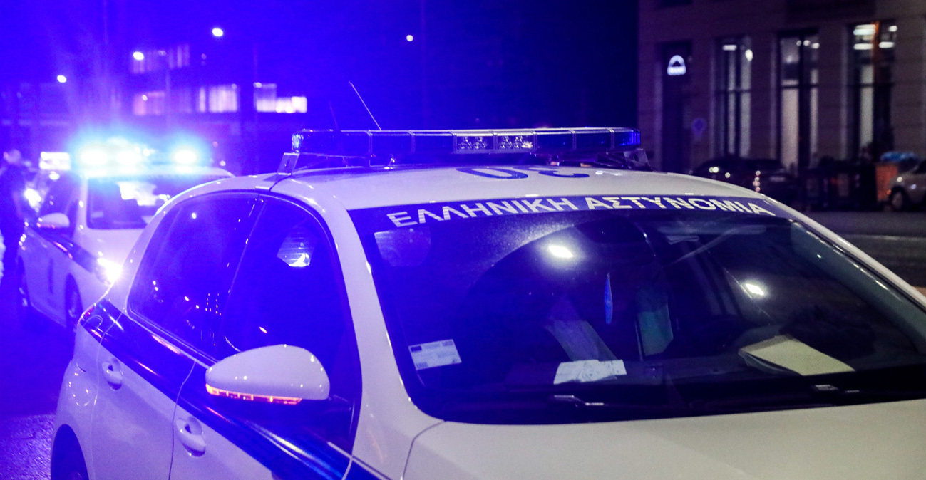 Νεκρή γυναίκα από μαχαιριές στην Ηγουμενίτσα: Ο σύντροφός της κάλεσε την Αστυνομία, ισχυρίζεται ότι δέχθηκαν επίθεση