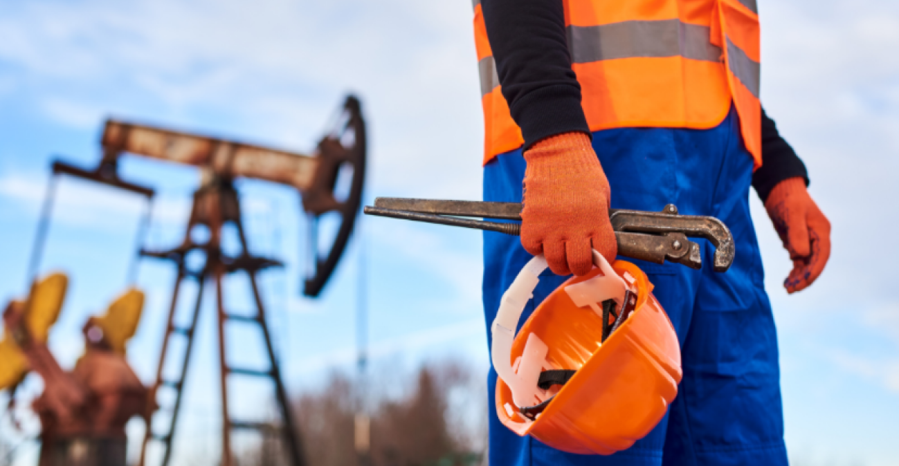 Πετρέλαιο: Εκρηκτική εβδομαδιαία άνοδος 35% στο αμερικανικό αργό και 28% στο Brent εν μέσω κρίσης στα Στενά του Ορμούζ