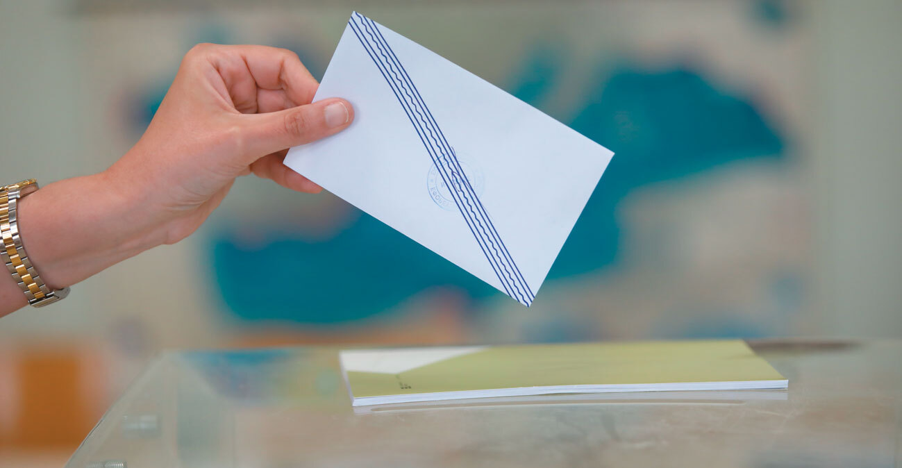 Τέσσερις δημοσκοπήσεις δείχνουν τη ΝΔ πάνω από τις ευρωεκλογές του 2019 και κυριαρχία Μητσοτάκη
