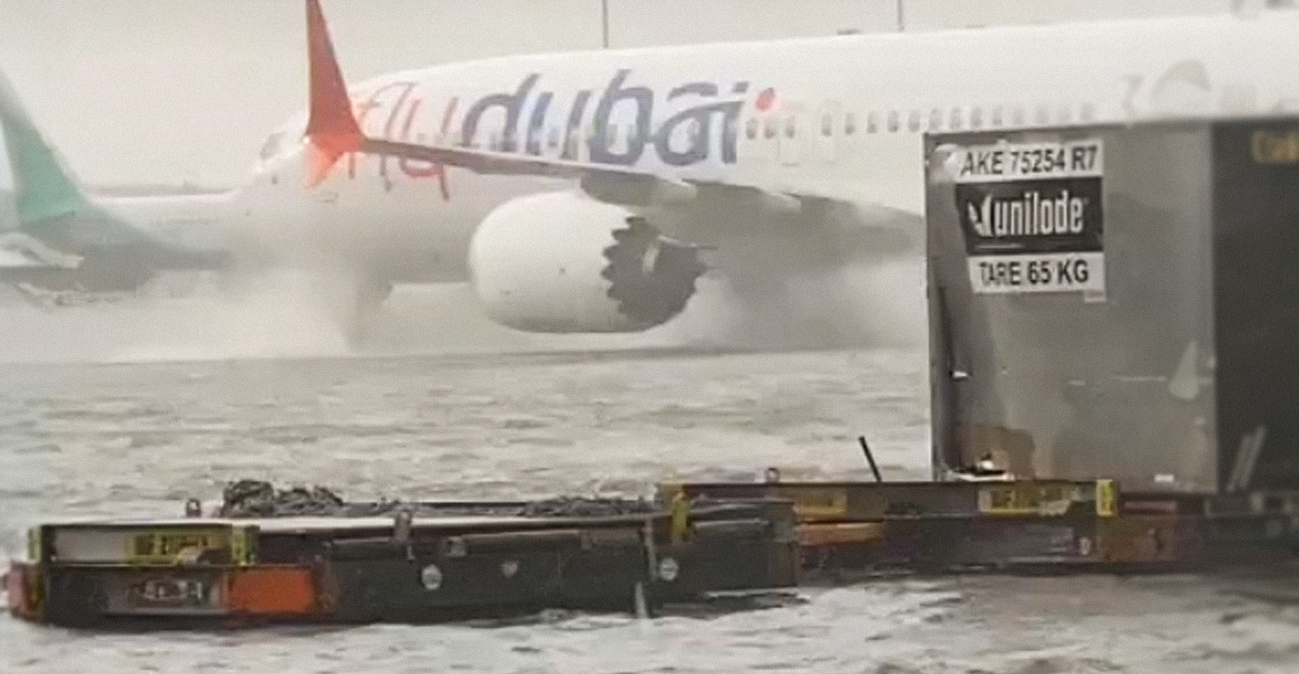 Βίντεο: Πλημμύρες στο Ντουμπάι από τις σφοδρές νεροποντές - Το αεροδρόμιο μετατράπηκε σε λίμνη