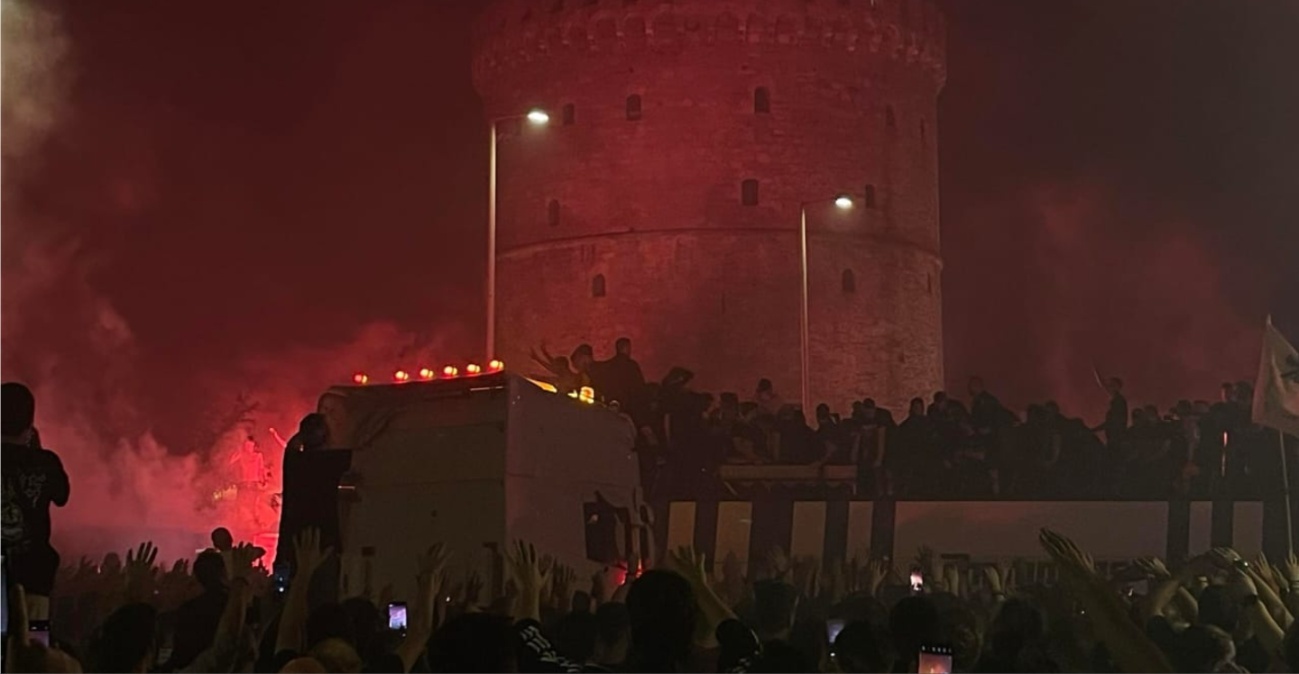 Ολονύχτιο γλέντι στον Λευκό Πύργο: Ο ΠΑΟΚ πανηγυρίζει το 4ο πρωτάθλημα της ιστορίας του - Δείτε βίντεο και φωτογραφίες 