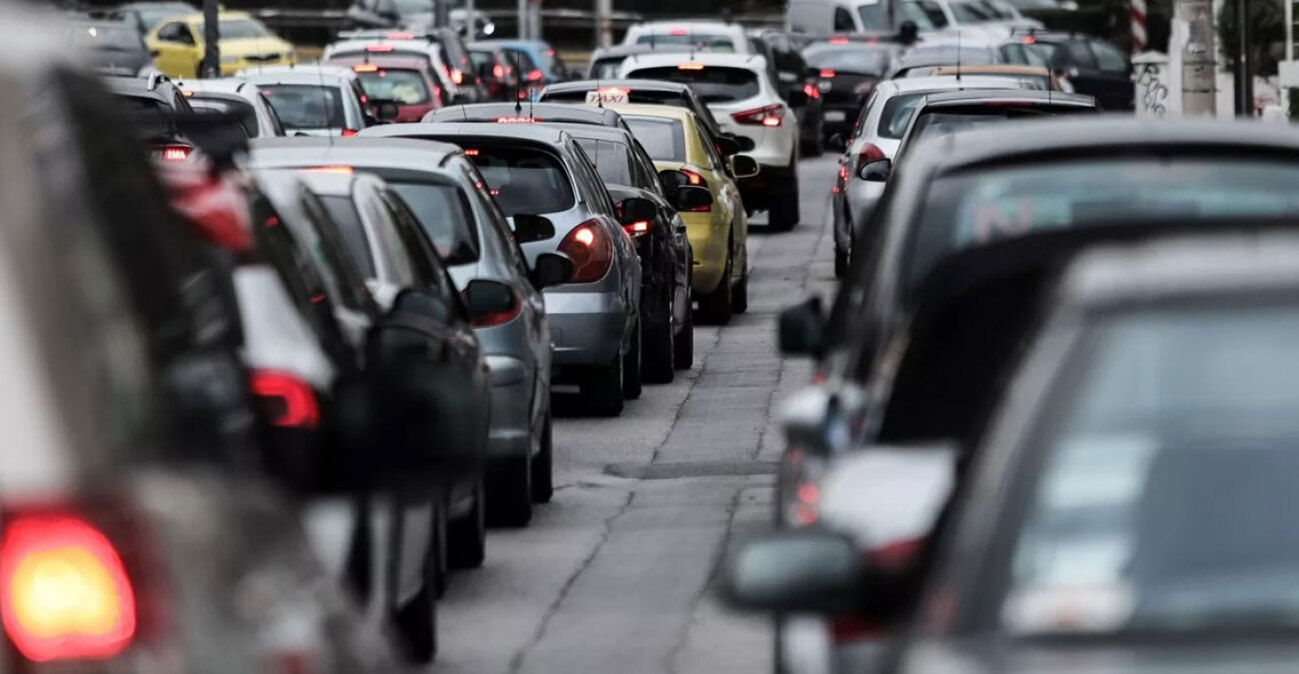 Τέλη κυκλοφορίας με τον μήνα: Πώς βγαίνουν ξανά τα ΙΧ στον δρόμο από 1η Απριλίου