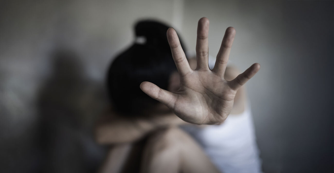 «Ο πατέρας μας βίαζε και τις δύο αδελφές μου, η μητέρα μου τα ήξερε όλα»: Συγκλονίζει ο αδελφός των κοριτσιών στη Μεσαρά που πήρε την επιμέλειά τους