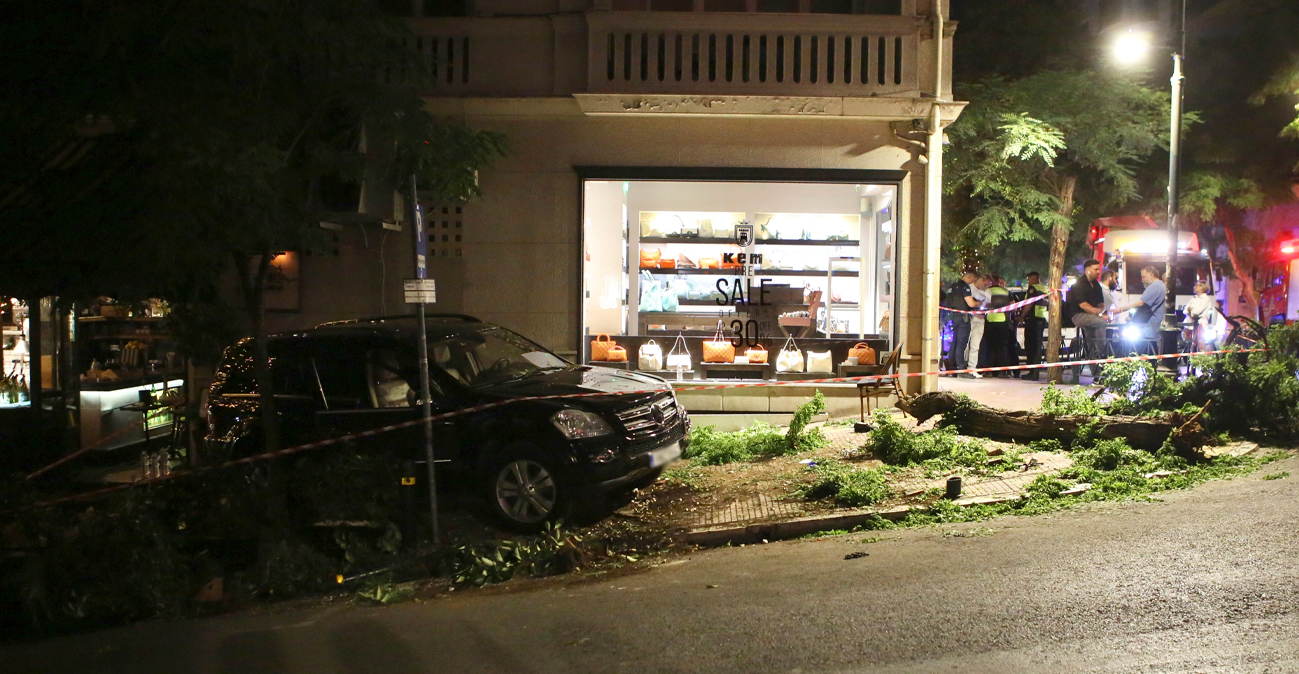 Κολωνάκι: Το ξεχασμένο χειρόφρενο της Mercedes που παρέσυρε τους πεζούς -Τουλάχιστον 11 τραυματίες, ο ένας σοβαρά
