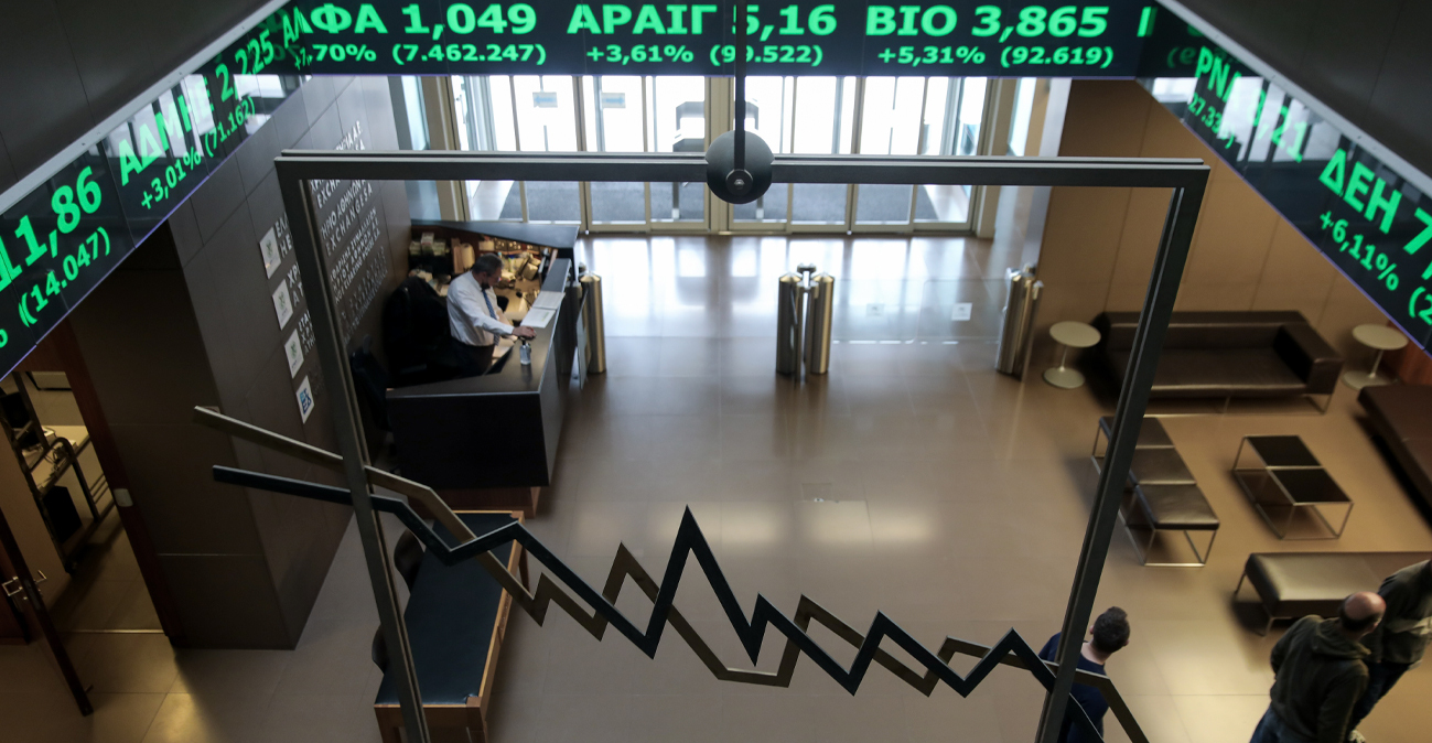 Χρηματιστήριο: Διατηρείται στα υψηλά 16ετίας δύο «στροφές» πριν την ολοκλήρωση του 2025