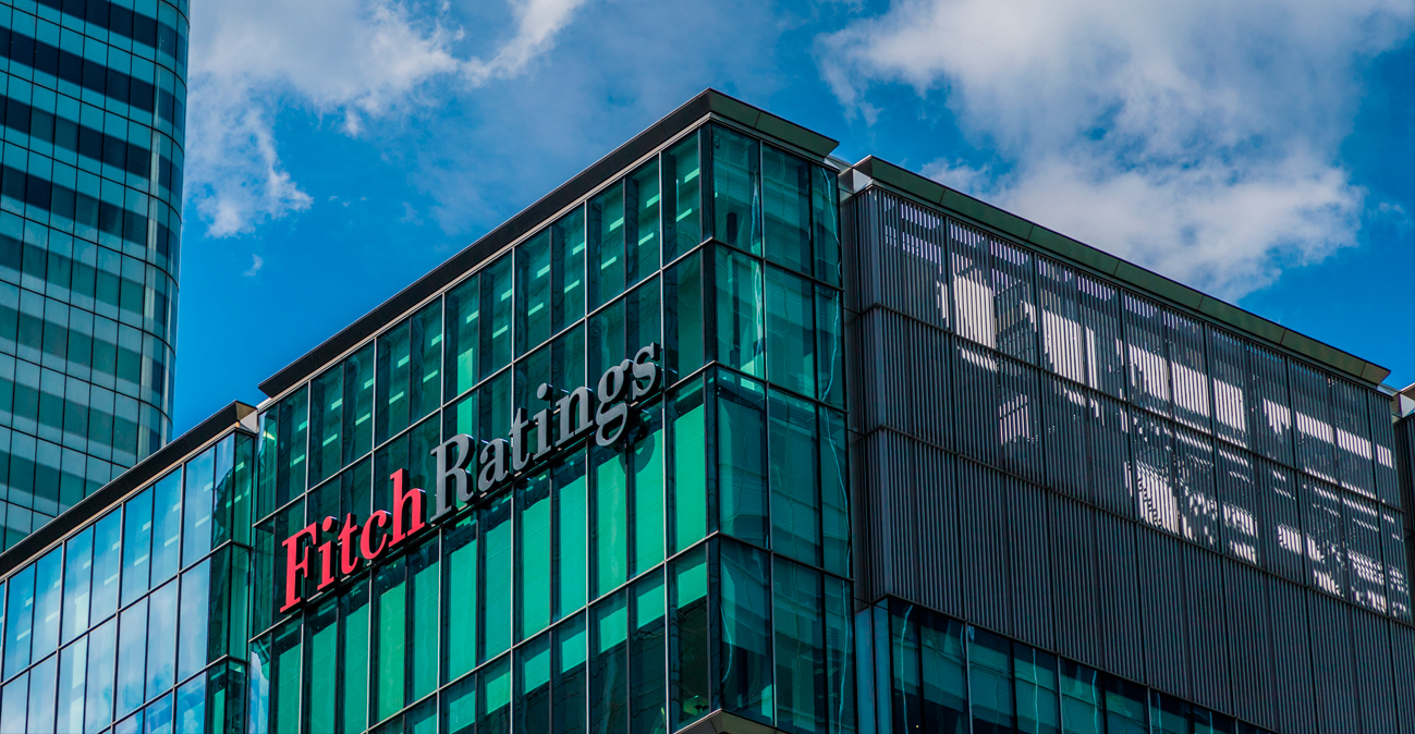 Η Fitch αναβάθμισε την ελληνική οικονομία - Τι σημαίνει αυτό για την επενδυτική βαθμίδα
