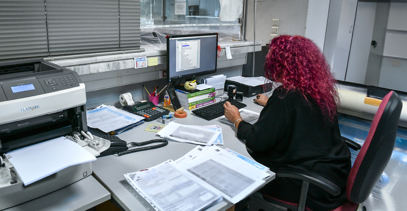 ΑΑΔΕ: Eφοριακοί ελέγχουν… εφοριακούς για περίεργες καταθέσεις, ακίνητα και προσαύξηση περιουσίας