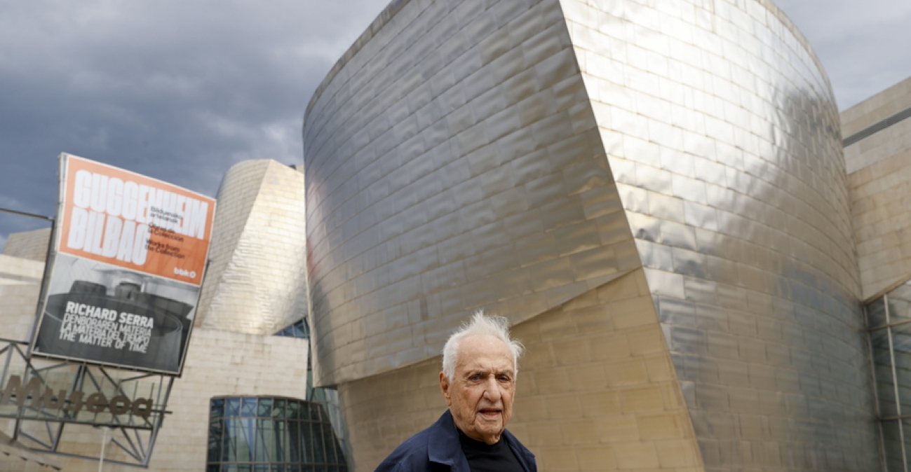Πέθανε ο μεγάλος αρχιτέκτονας Φρανκ Γκέρι, σχεδιαστής του Μουσείου Γκούγκενχαιμ στο Μπιλμπάο
