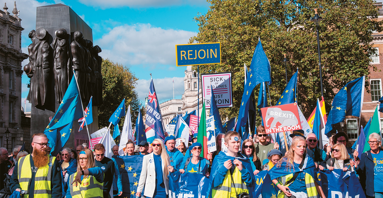 Οι Βρετανοί το ξανασκέφτονται: Το Brexit έφερε φόρους, ακρίβεια, ανεργία, brain drain, κατάρρευση του ΕΣΥ και τα χειρότερα έρχονται 