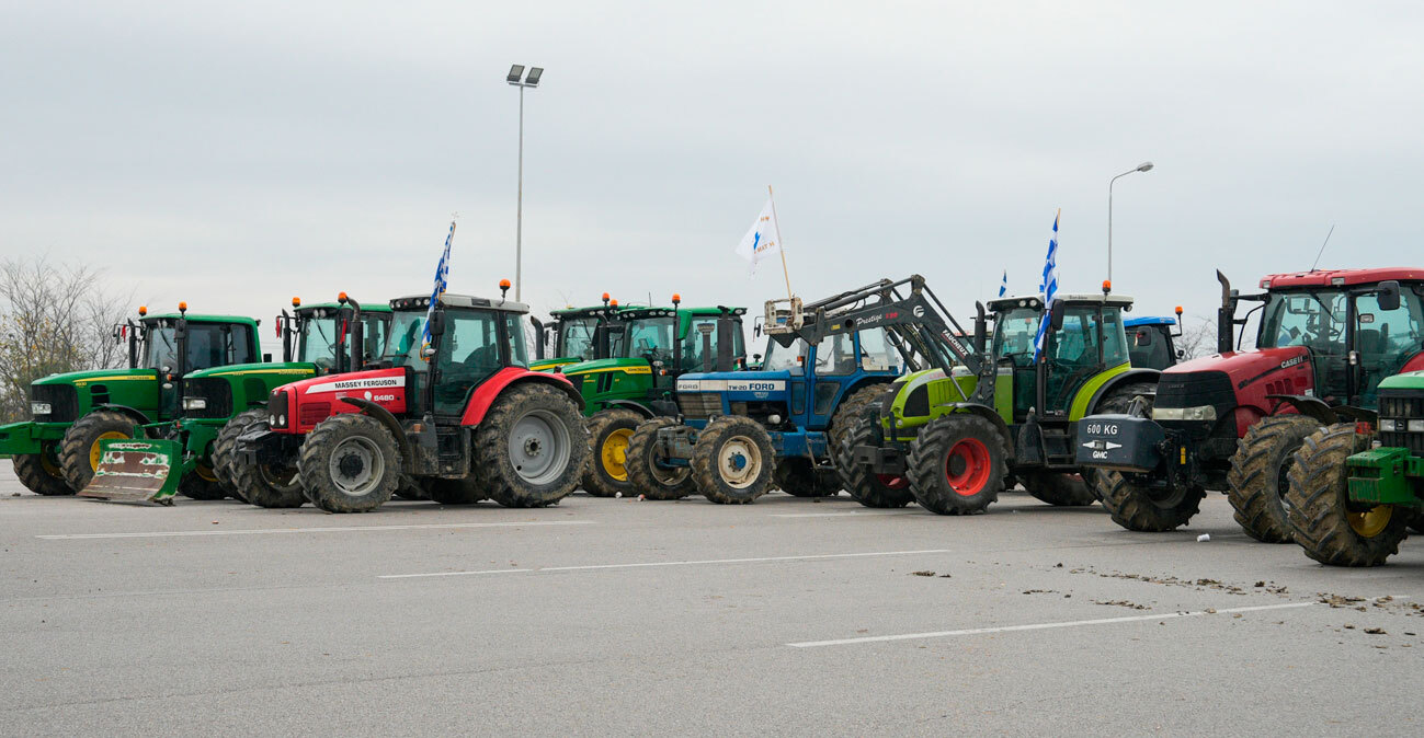 Το μήνυμα του Μαξίμου στα μπλόκα και το «παζάρι» για συμβιβασμό στο ρεύμα, το πετρέλαιο και τις τιμές των προϊόντων