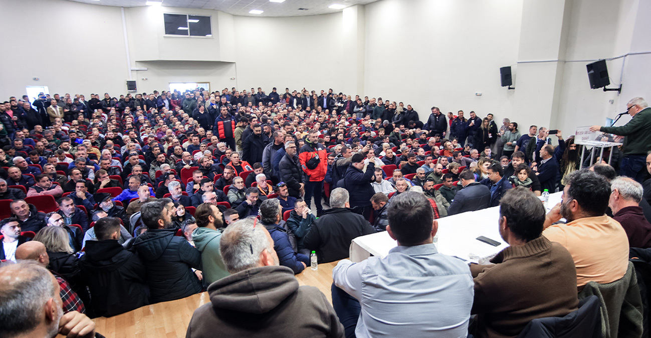 Αυτά είναι τα αιτήματα των αγροτών: Κλιμακώνουν τις κινητοποιήσεις παρά την έκκληση της κυβέρνησης για διάλογο με ανοιχτούς τους δρόμους