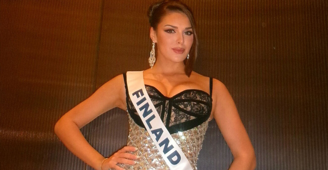 Σάλος στη Φινλανδία μετά τη «ρατσιστική» χειρονομία της Miss Finland, της πήραν τον τίτλο