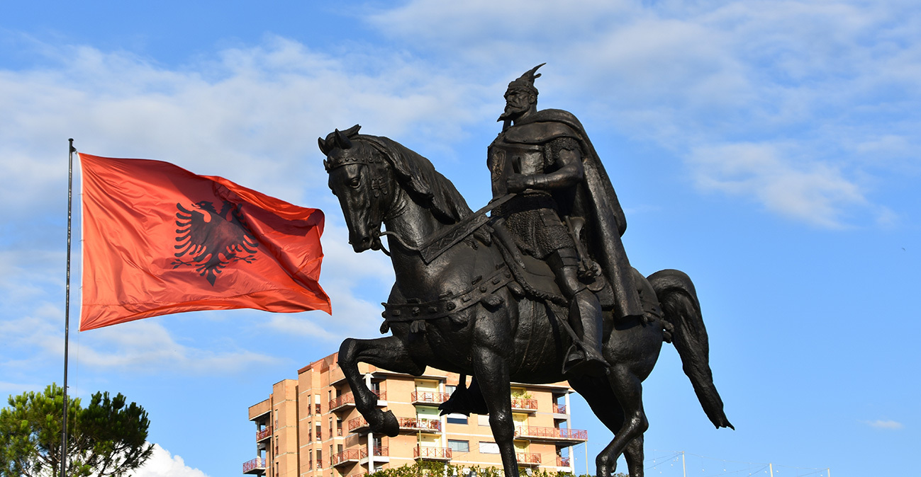 Πόσο «Αλβανός» ήταν ο Γεώργιος Καστριώτης ή Σκεντέρμπεης, τι κρύβει ο θολωτός τάφος στη Μονή Χιλανδαρίου στο Άγιο Όρος;