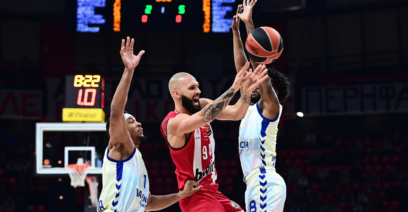 Ολυμπιακός - Βαλένθια 82-86 (Δ' περίοδος): Πόντο πόντο το ματς στο ΣΕΦ, Live 